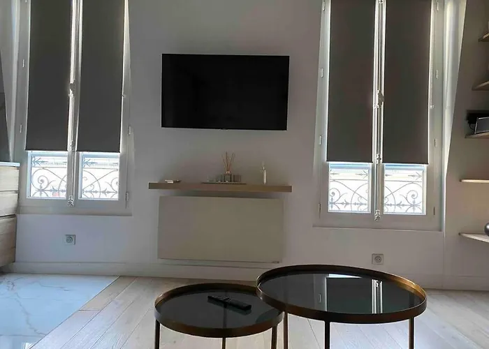Joli 17 Apartment Paris