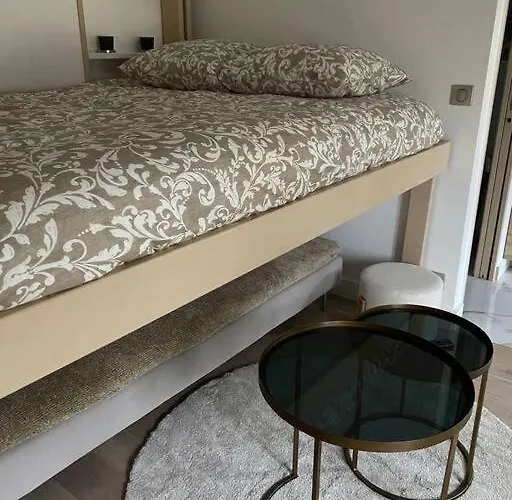 Apartament Joli 17 *